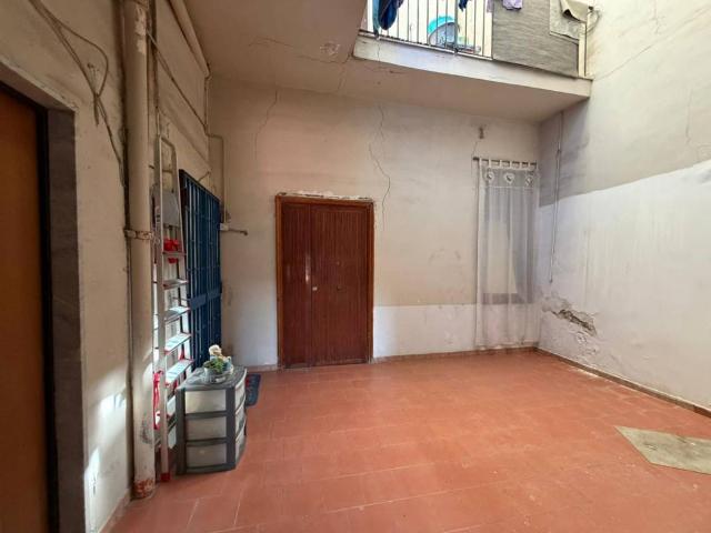 Palazzo / Stabile in vendita a Napoli NA