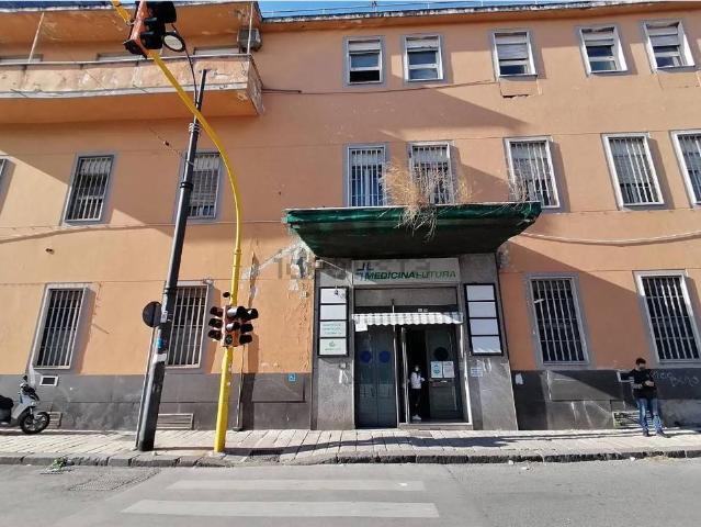 Palazzo / Stabile in vendita a Napoli NA