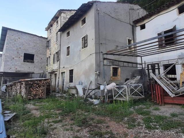 Palazzo / Stabile in vendita a Negrar di Valpolicella VR