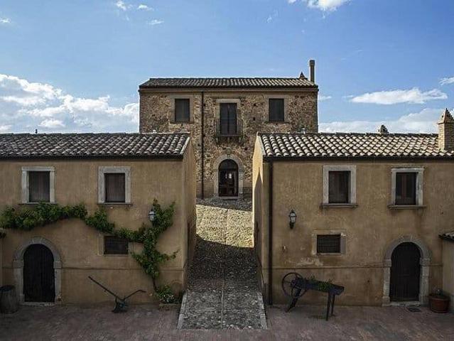 Palazzo / Stabile in vendita a Nicosia EN
