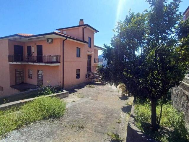 Palazzo / Stabile in vendita a Norma LT
