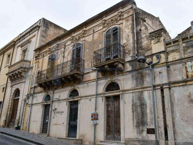 Palazzo / Stabile in vendita a Noto SR