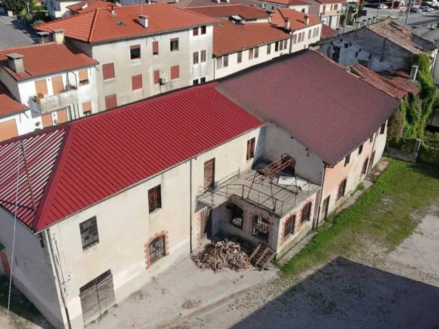 Palazzo / Stabile in vendita a Nove VI