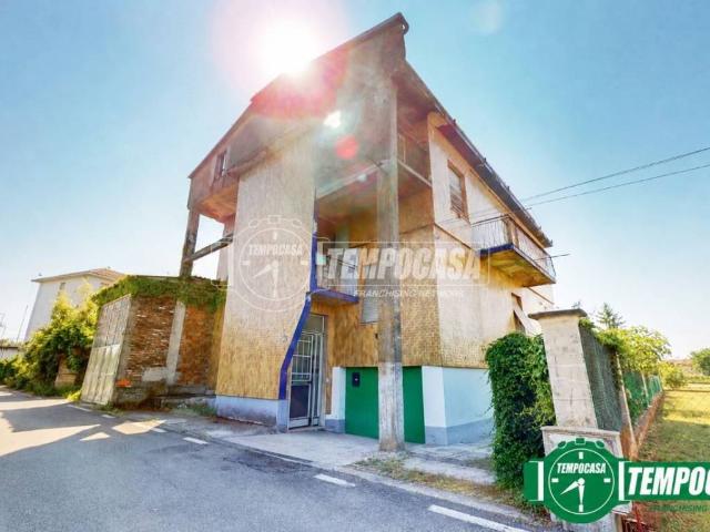 Palazzo / Stabile in vendita a Novi Ligure AL