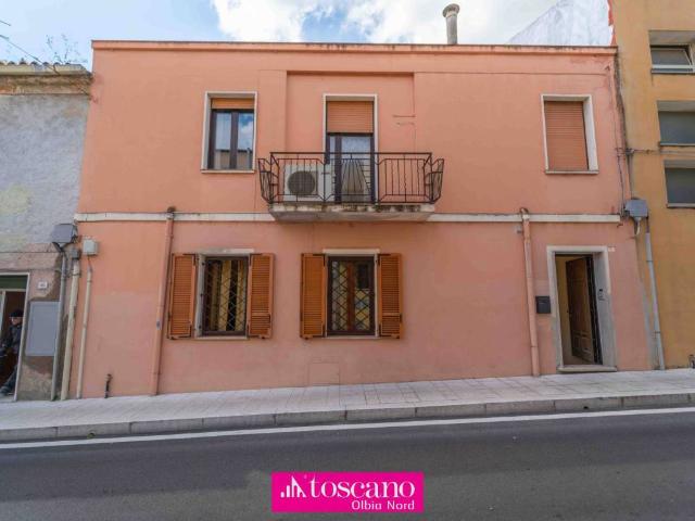 Palazzo / Stabile in vendita a Olbia SS