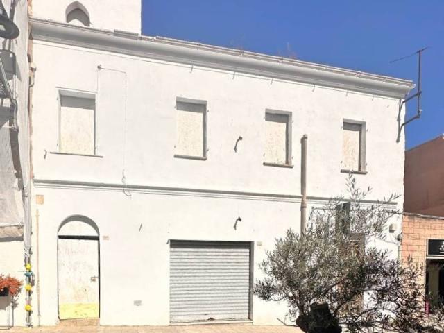 Palazzo / Stabile in vendita a Olbia SS