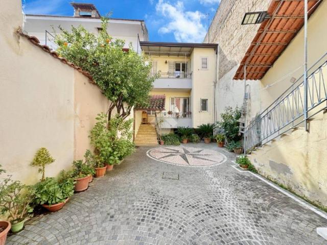 Palazzo / Stabile in vendita a Orta di Atella CE