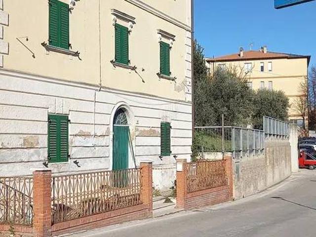 Palazzo / Stabile in vendita a Ostra Vetere AN