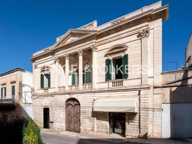 Palazzo / Stabile in vendita a Ostuni BR