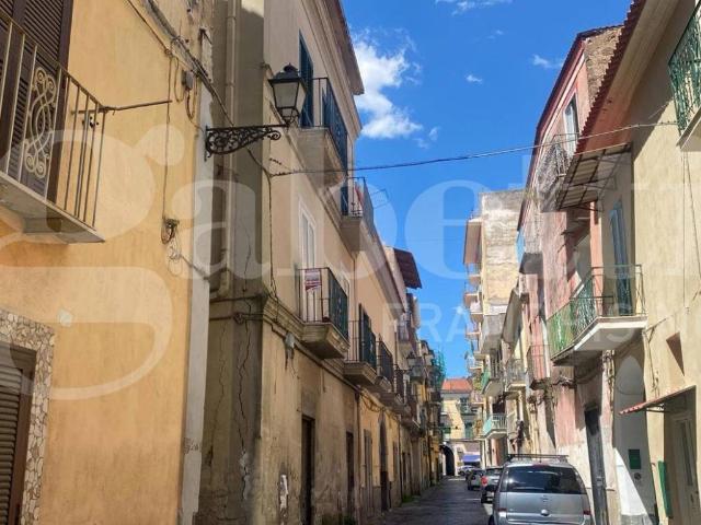 Palazzo / Stabile in vendita a Aversa CE
