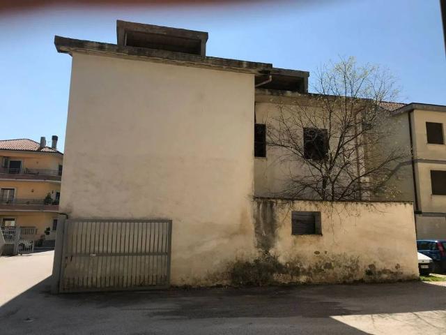 Palazzo / Stabile in vendita a Avezzano AQ
