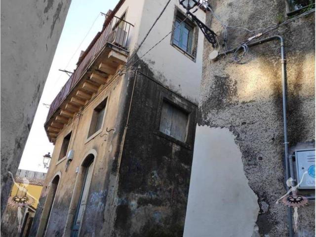 Palazzo / Stabile in vendita a Acireale CT