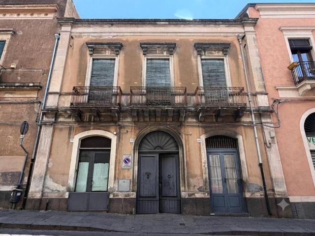 Palazzo / Stabile in vendita a Acireale CT