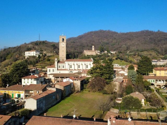 Palazzo / Stabile in vendita a Adro BS