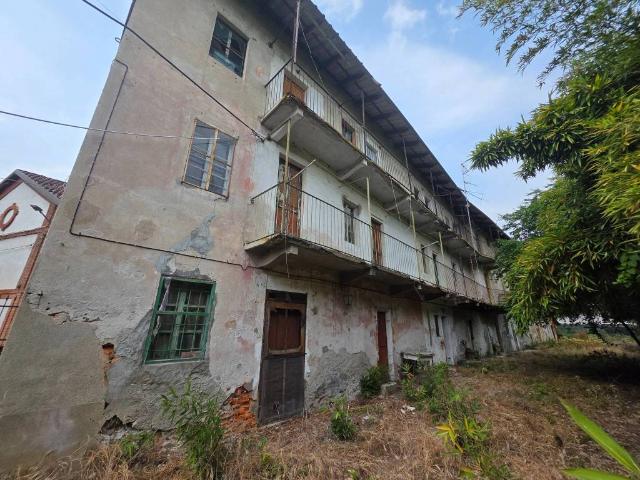 Palazzo / Stabile in vendita a Albano Vercellese VC