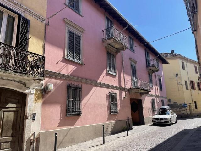 Palazzo / Stabile in vendita a Alessandria AL