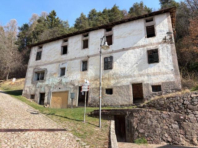 Palazzo / Stabile in vendita a Altavalle TN