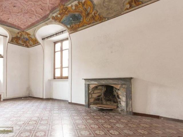 Palazzo / Stabile in vendita a Alta Val Tidone PC