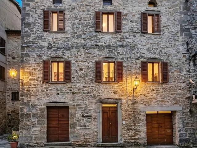 Palazzo / Stabile in vendita a Apecchio PU