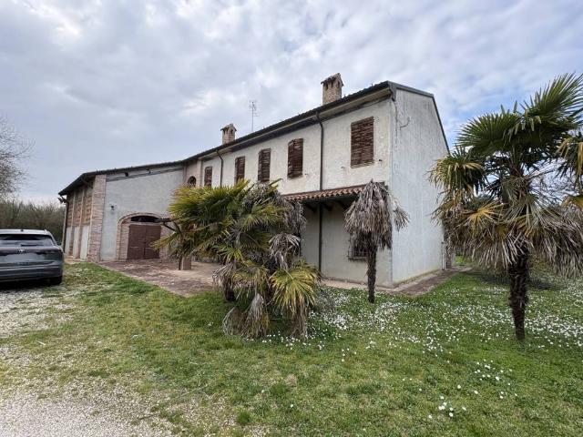 Palazzo / Stabile in vendita a Argenta FE