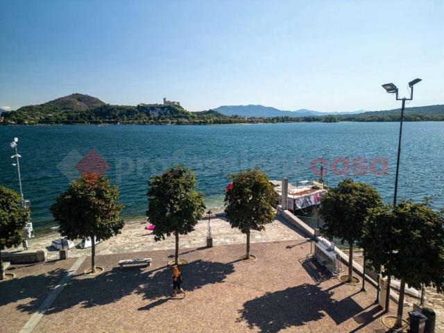 Palazzo / Stabile in vendita a Arona NO
