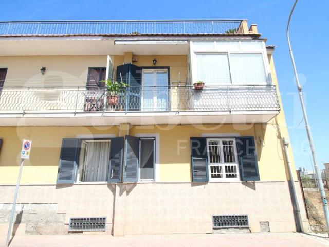 Palazzo / Stabile in vendita a Arzano NA