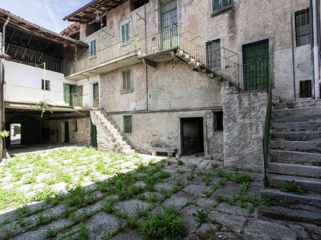 Palazzo / Stabile in vendita a Asso CO