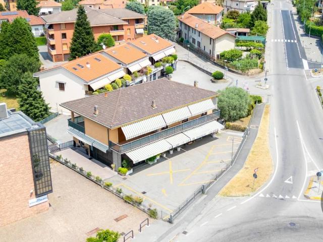 Palazzo / Stabile in vendita a Buguggiate VA