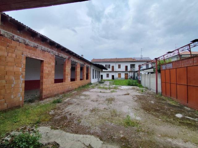 Palazzo / Stabile in vendita a Busto Arsizio VA