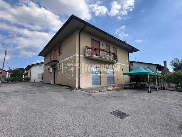 Palazzo / Stabile in vendita a Bassano del Grappa VI