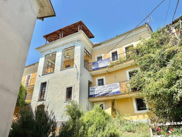 Palazzo / Stabile in vendita a Barete AQ