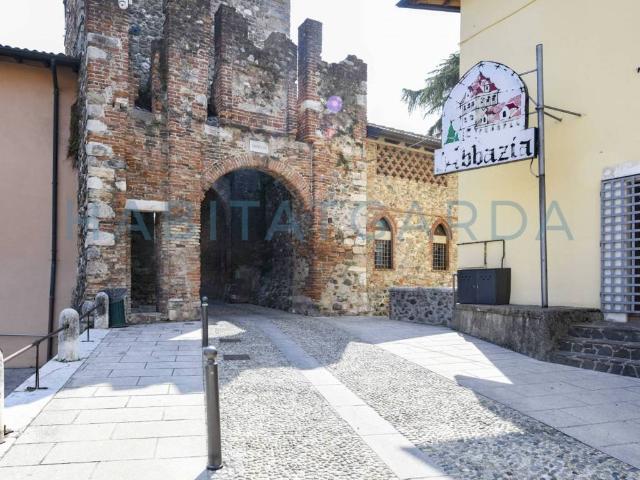 Palazzo / Stabile in vendita a Bedizzole BS