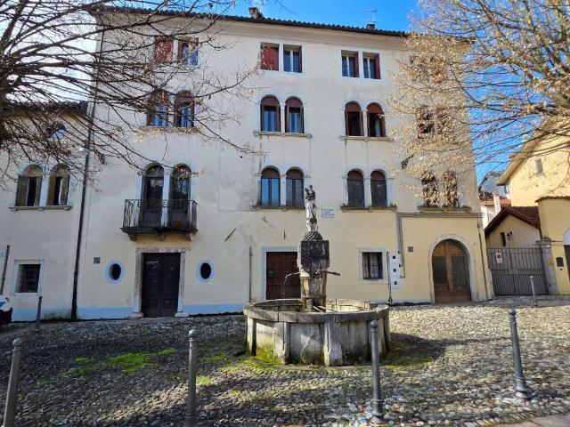 Palazzo / Stabile in vendita a Belluno BL