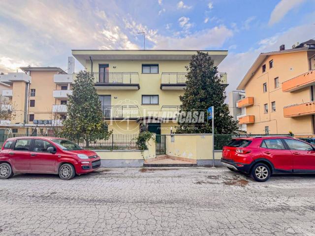 Palazzo / Stabile in vendita a Bellaria Igea Marina RN