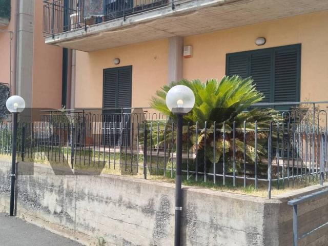 Palazzo / Stabile in vendita a Belpasso CT