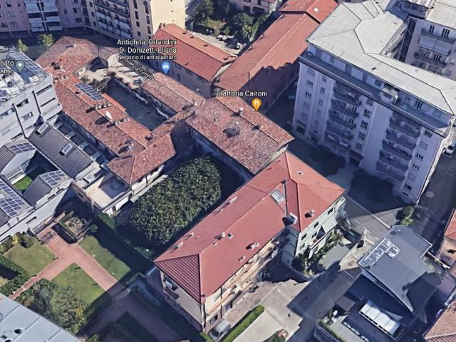 Palazzo / Stabile in vendita a Bergamo BG