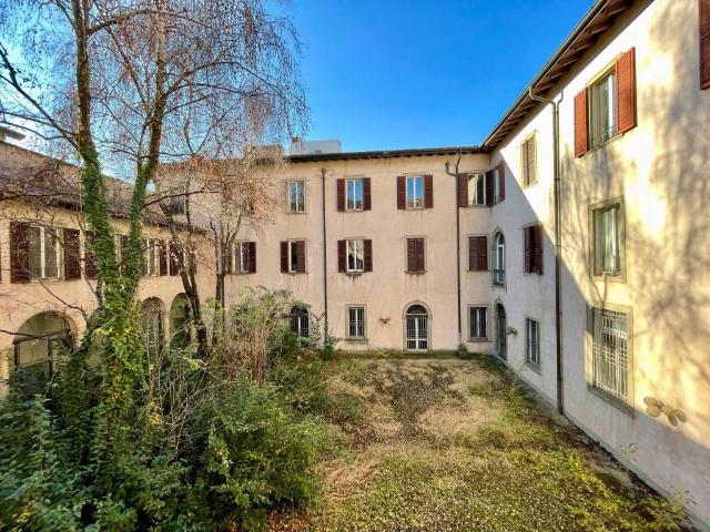 Palazzo / Stabile in vendita a Bergamo BG