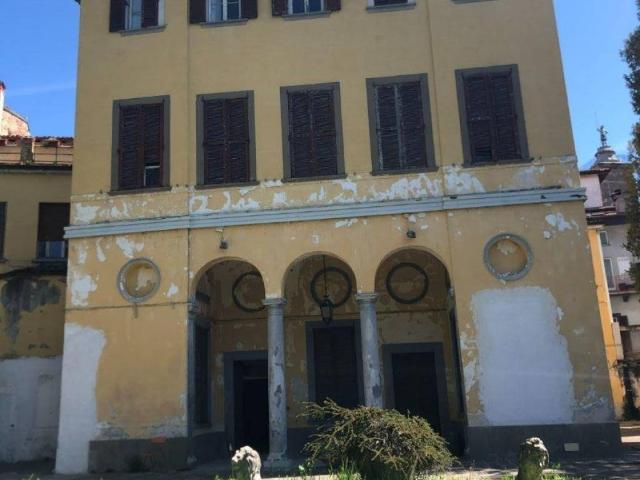 Palazzo / Stabile in vendita a Bergamo BG