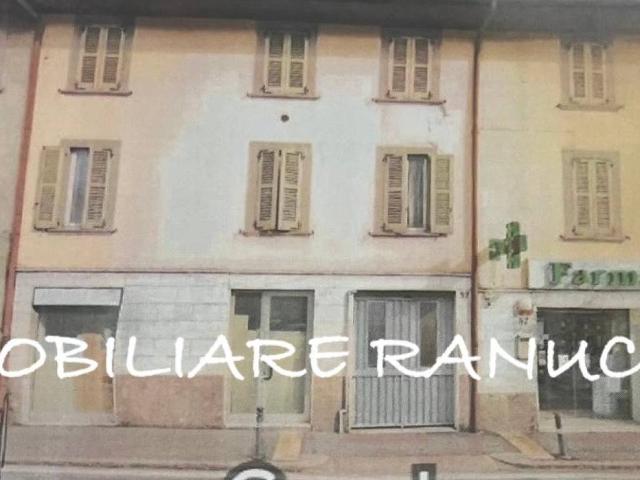 Palazzo / Stabile in vendita a Bergamo BG