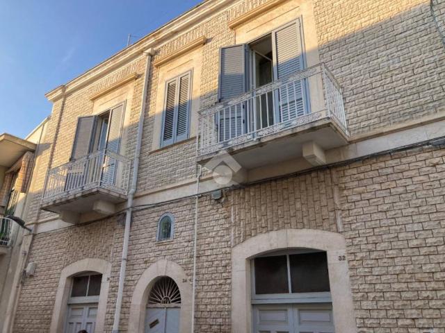 Palazzo / Stabile in vendita a Bitonto BA