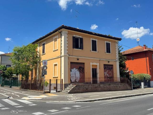 Palazzo / Stabile in vendita a Bologna BO