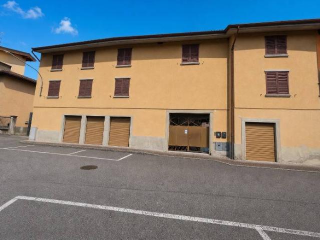 Palazzo / Stabile in vendita a Bolgare BG