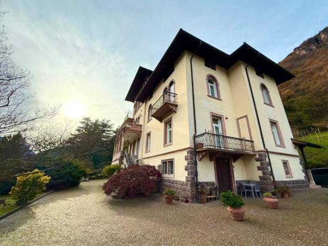 Palazzo / Stabile in vendita a Bolzano BZ