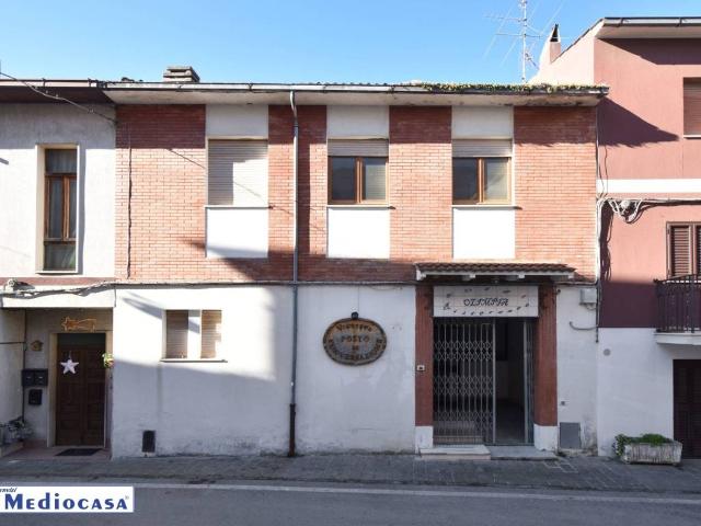 Palazzo / Stabile in vendita a Bomba CH