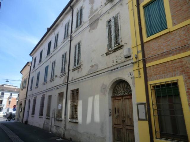 Palazzo / Stabile in vendita a Bondeno FE