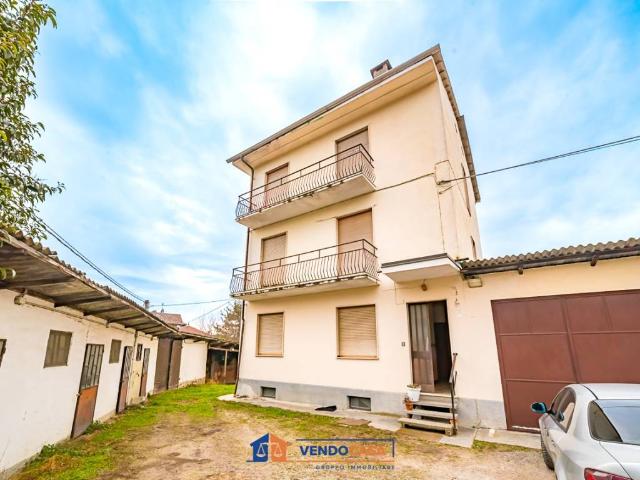 Palazzo / Stabile in vendita a Bra CN