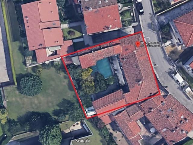 Palazzo / Stabile in vendita a Brescia BS
