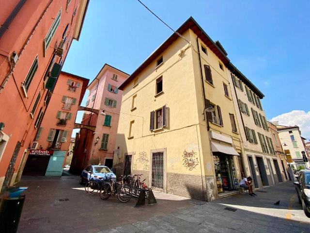 Palazzo / Stabile in vendita a Brescia BS