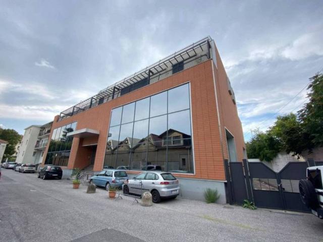 Palazzo / Stabile in vendita a Brescia BS