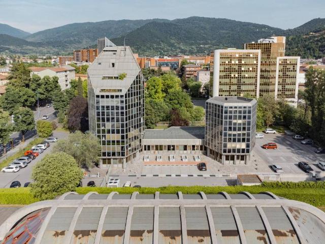 Palazzo / Stabile in vendita a Brescia BS